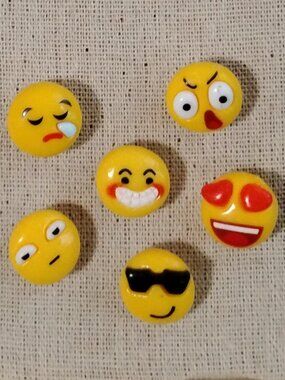 6 Pcs Large Different Emoji's Photo Display Memo Boards Bulletin Board Push Pins